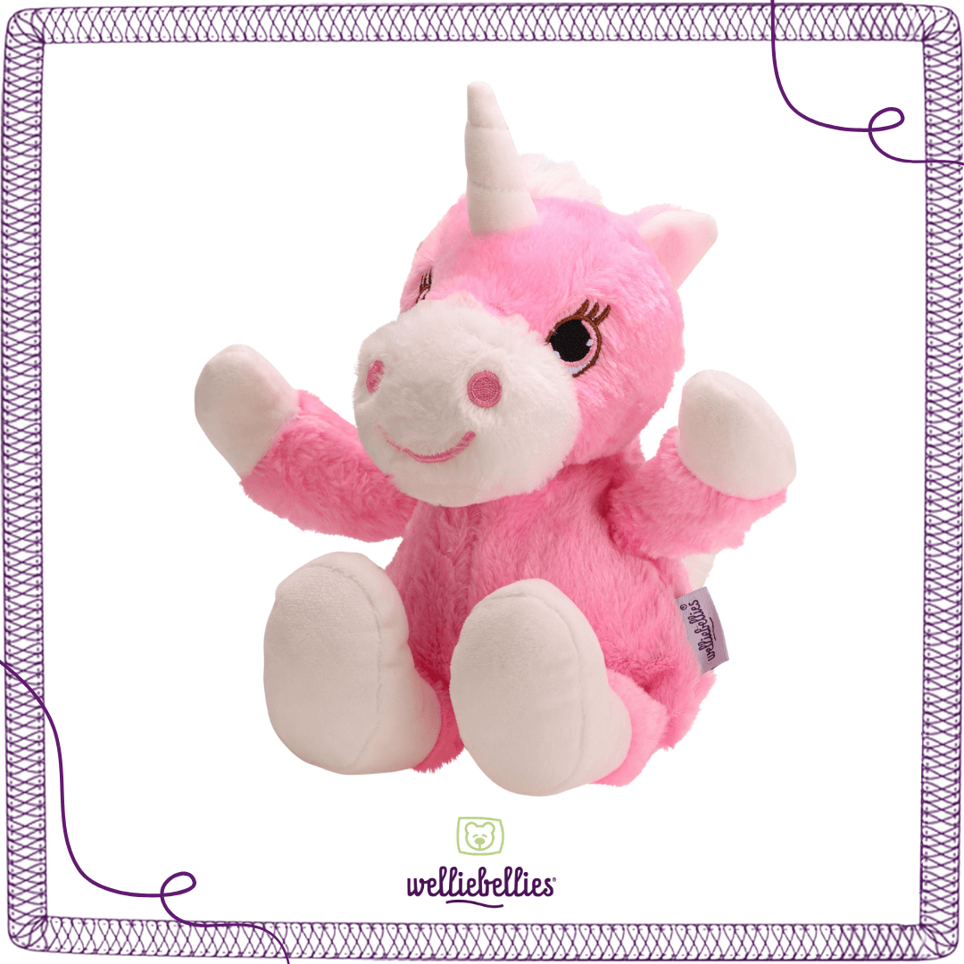 Seitenansicht des Einhorn Wärmekissens, zeigt magische Details.