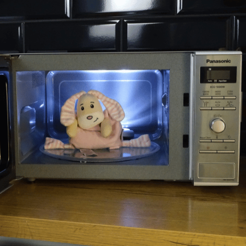 Schmusetuch mit Wärmefüllung – Füllung separat in der Mikrowelle, max. 30 s/750 W; Tuch bleibt kühl.