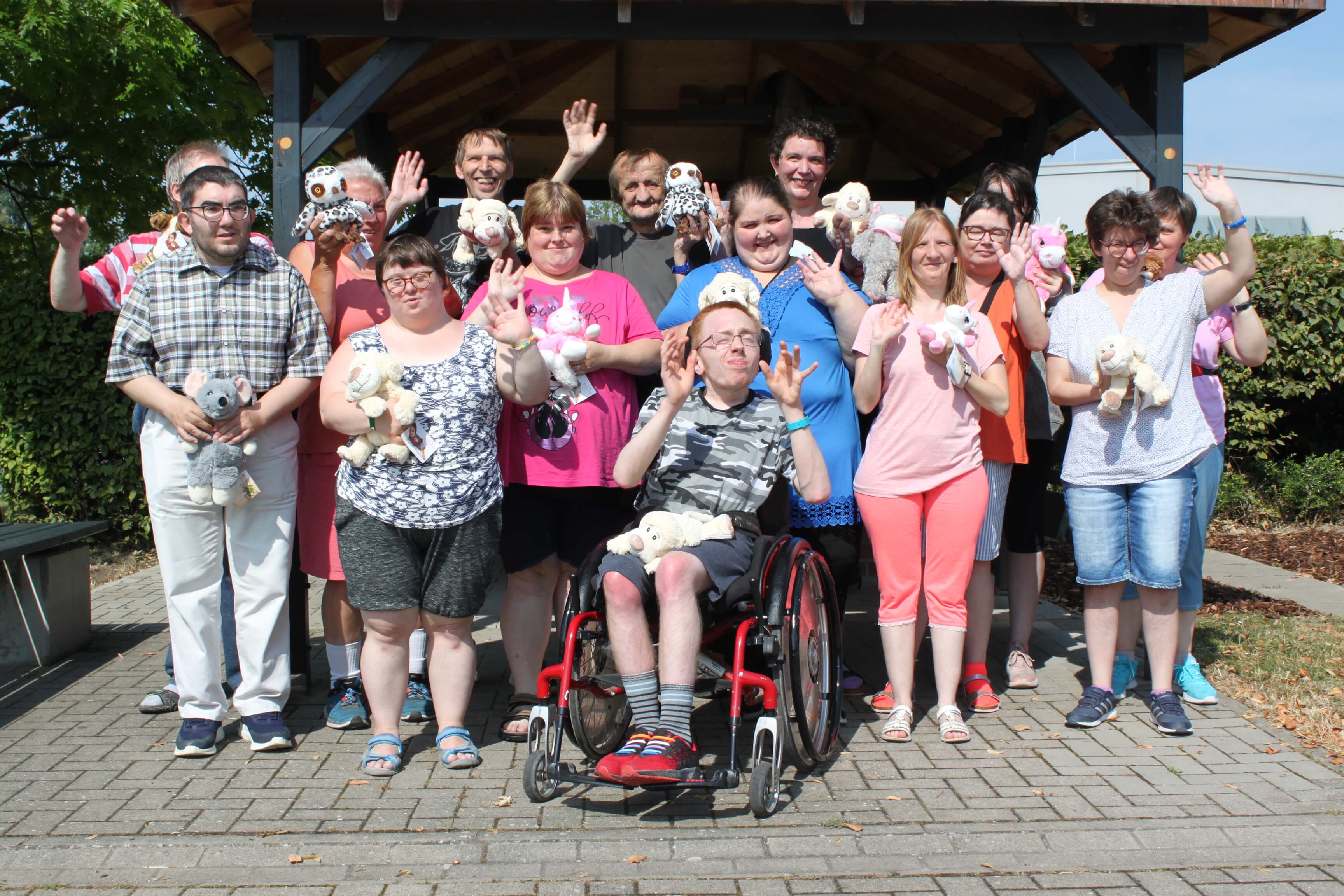 Werkstatt-Team – Nähen, Befüllen, Prüfen